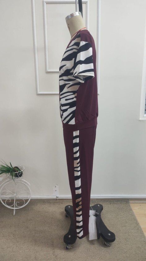 Kadın Kısa Kollu Bisiklet Yaka Zebra Desen Bluz Ve Pantolon Ikili Takım