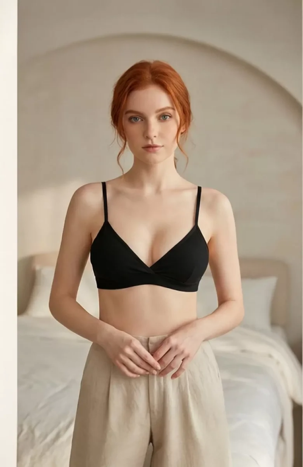 Kadın Siyah Kapsız Sırtı Açık Crop Top Bluz – Şık, Rahat ve Kolay Kombinlenebilir