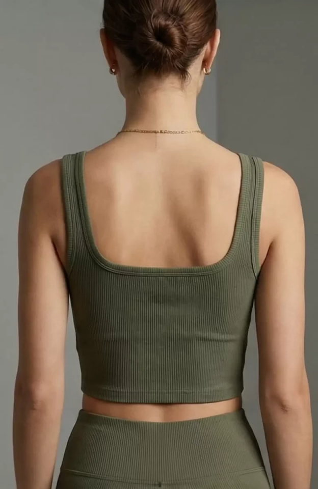 Kadın Haki Yeşili Kalın Askılı Crop Top Büstiyer – Modern ve Şık Tasarım