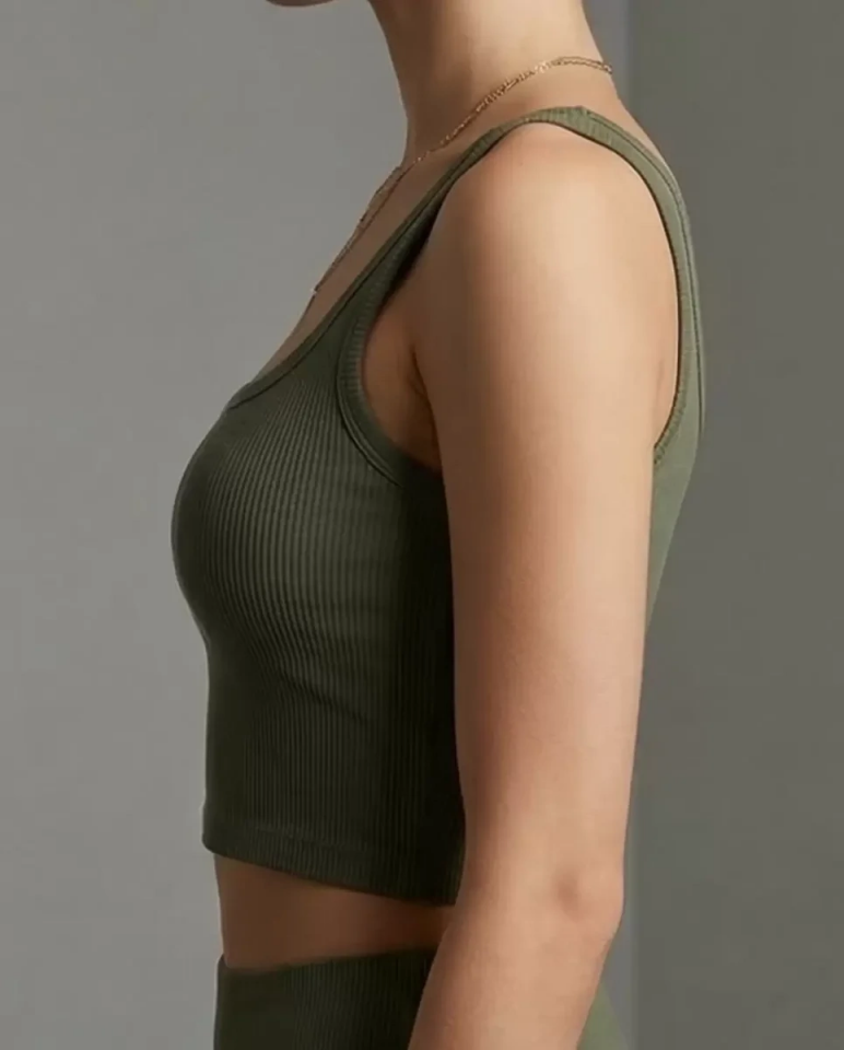 Kadın Haki Yeşili Kalın Askılı Crop Top Büstiyer – Modern ve Şık Tasarım