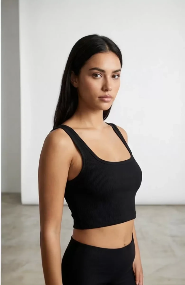 Kadın Siyah Kalın Askılı Crop Top Büstiyer – Modern ve Şık Tasarım