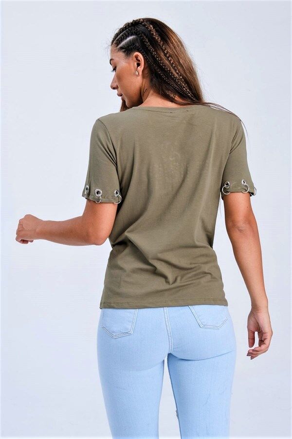 Yeşil Kuş Gözü Detaylı Önden Bağlamalı Yazılı Taşlı T-Shirt