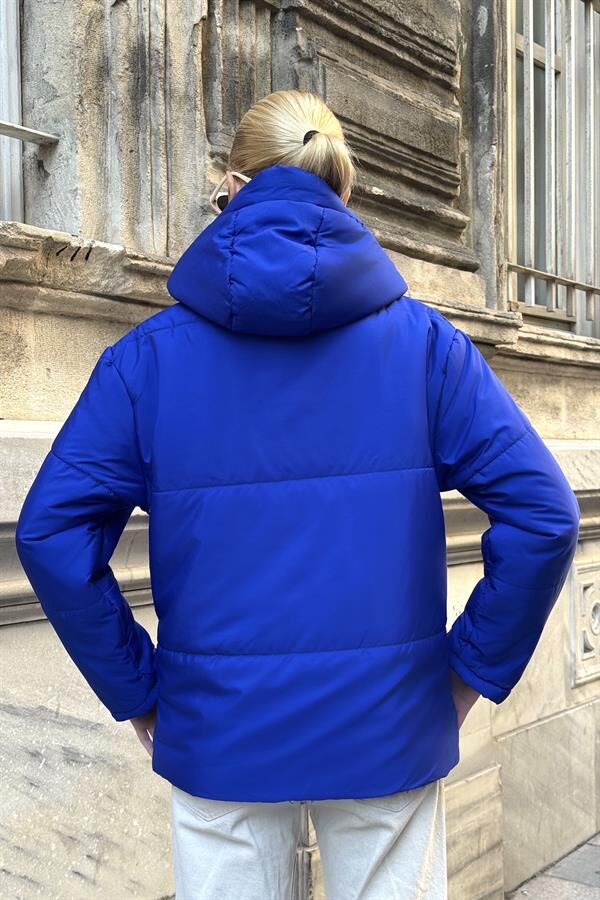 Saks Mavi Su Geçirmez Kapüşonlu Şişme Mont