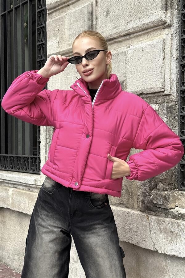 Pembe Dik Yaka Çıtçıtlı Fermuarlı Kısa Şişme Mont