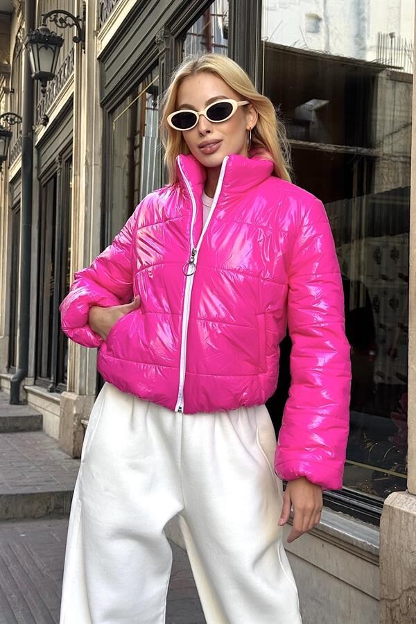Pembe Parlak Su İtici Dik Yaka Kısa Şişme Mont