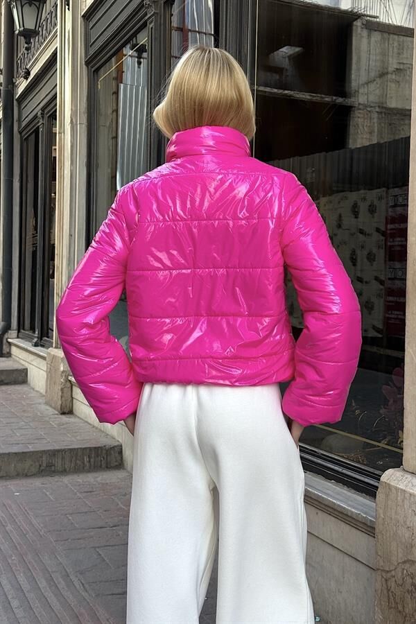 Pembe Parlak Su İtici Dik Yaka Kısa Şişme Mont