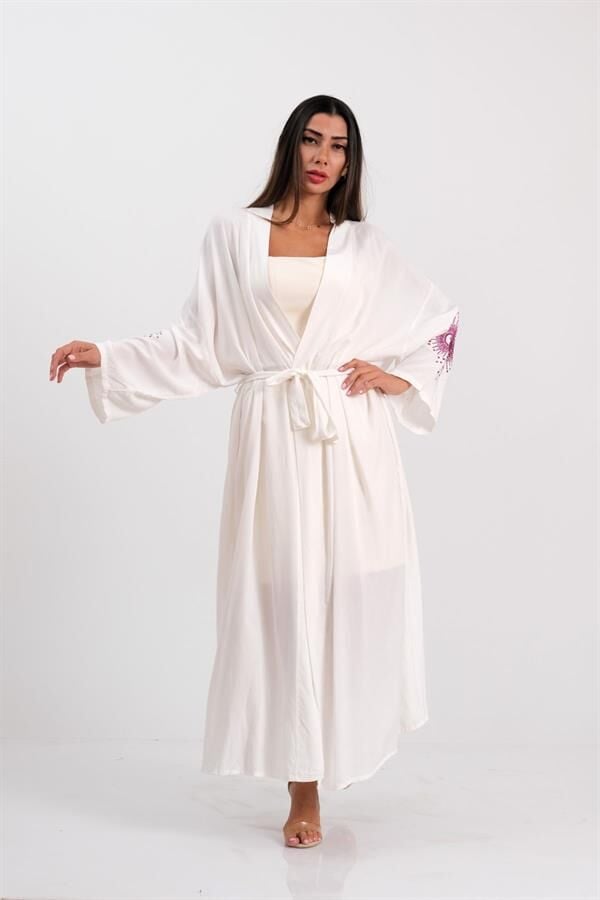 Beyaz Sırtı Ve Kolları Nakışlı Püsküllü Uzun Kimono