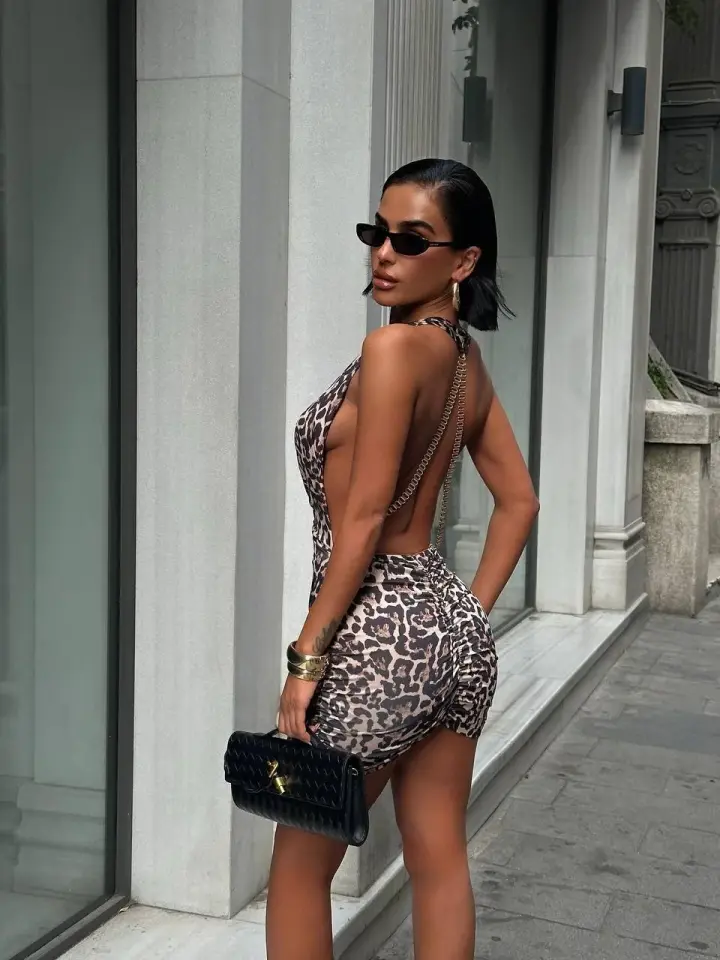 Moliva Sırt Zincir Detaylı Göğüs Astarlı Büzgülü Mini Boy Elbise 683
