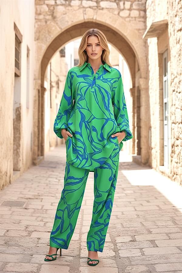 Yeşil Desenli Dik Yaka Cepli Tunik Pantolon Takım