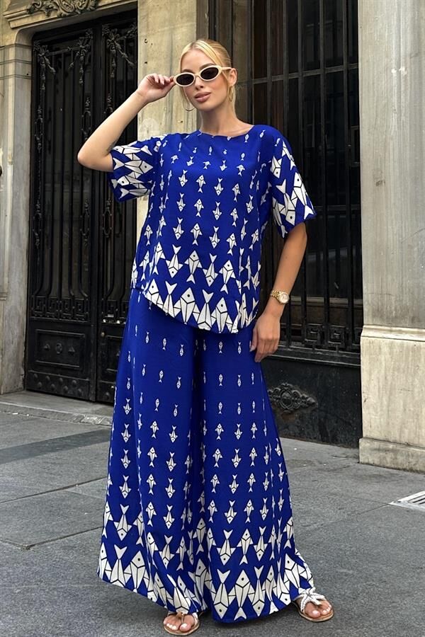 Saks Mavi Balık Desenli Kayık Yaka Beli Lastikli Cepli Bol Paça İkili Takım