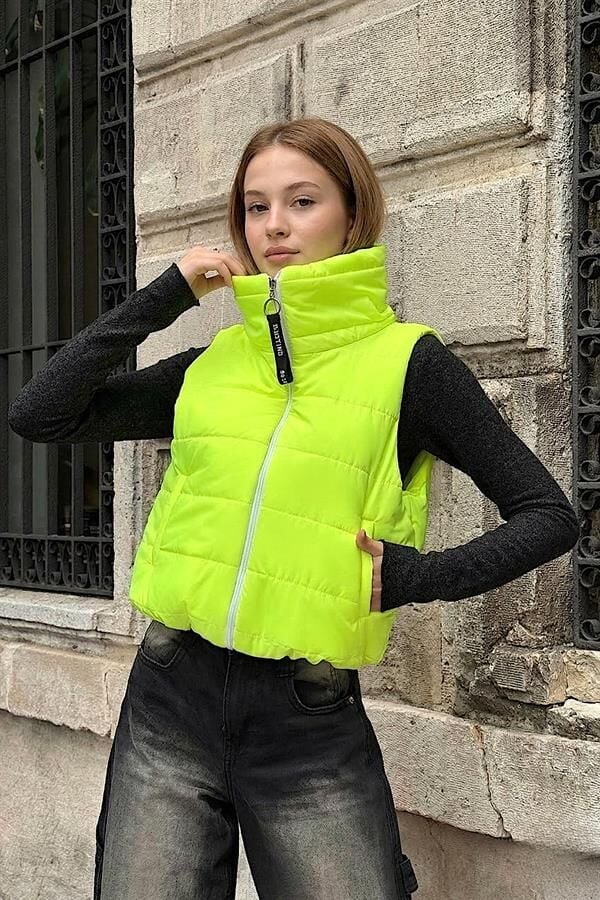 Kız Çocuk Neon Yeşil Sırtı Taş Baskılı Dik Yaka Şişme Yelek