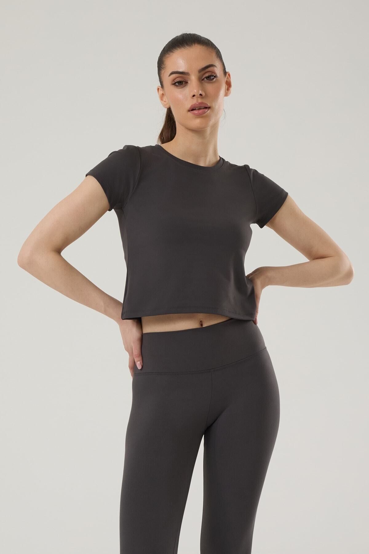 KADIN KISA KOLLU CROP T-SHIRT 4014 Gri - M