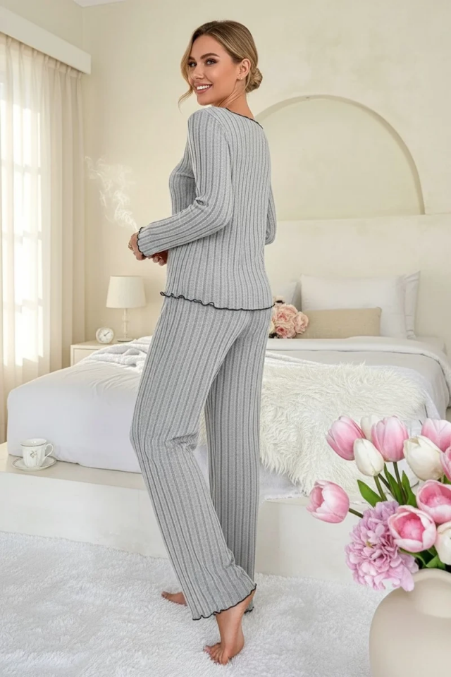 Kadın Gri Çizgili Uzun Kollu Fiyonk Detaylı Pijama Takımı Rahat Mevsimlik