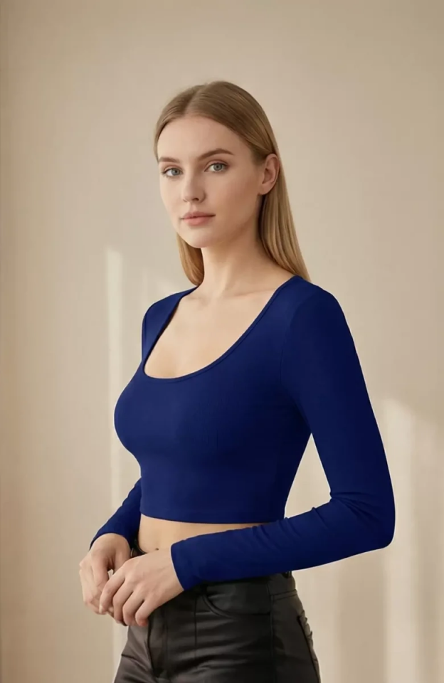 Kadın Mavi Uzun Kol Kare Yaka Crop Top Bluz – Şık, Rahat ve Kolay Kombinlenebilir