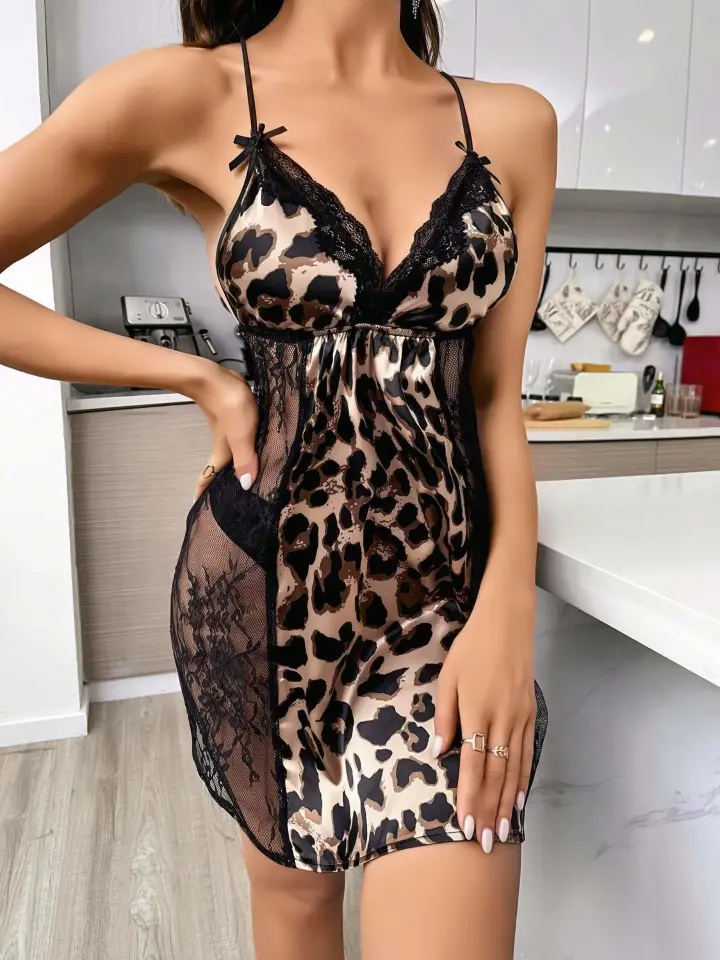 Kadın Siyah Dantel Detaylı Leopar Saten Gecelik 2223