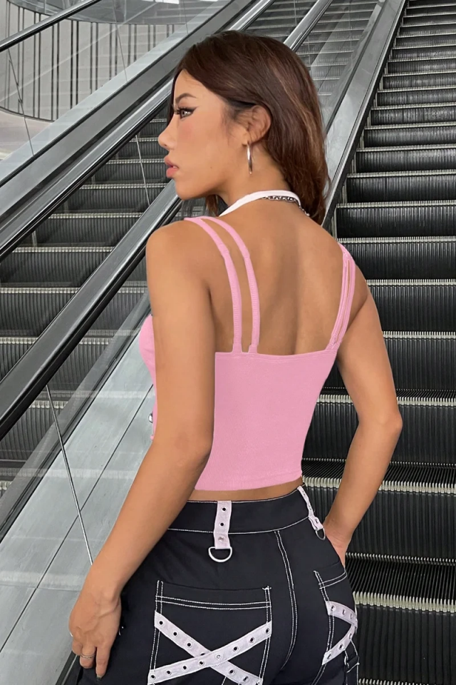 Kadın Pembe Beyaz Çift Renk Çapraz Askılı Crop Top Bluz – Şık, Rahat ve Kolay Kombinlenebilir