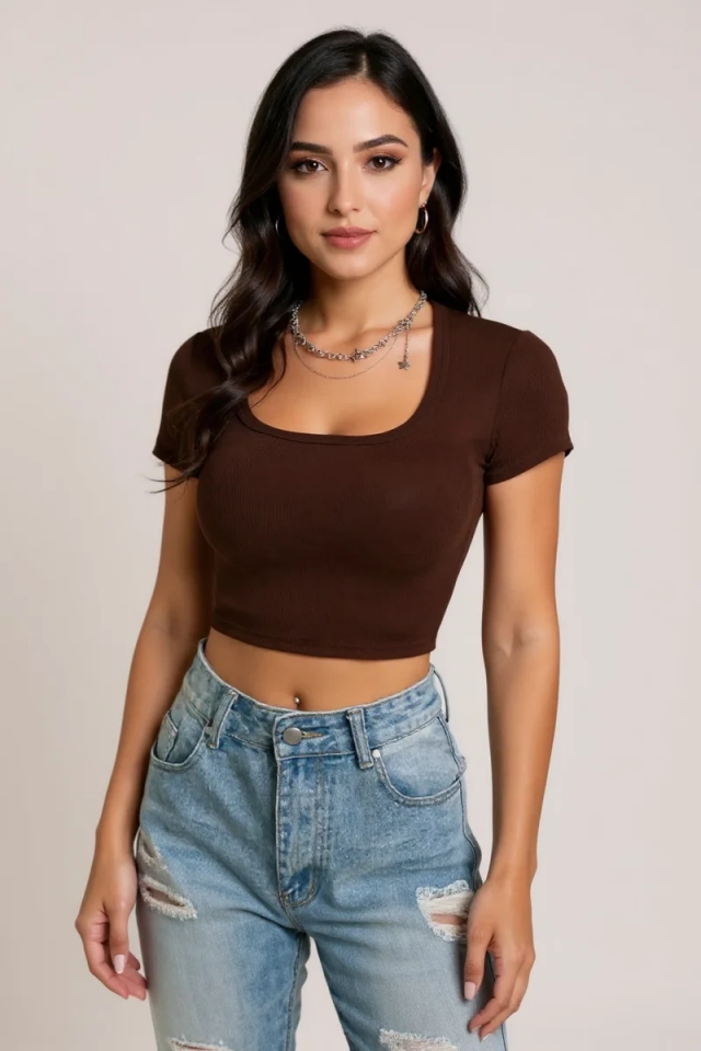 Kadın Kahverengi Yarım Kol Düz Yaka Crop Top Bluz – Şık, Rahat ve Kolay Kombinlenebilir