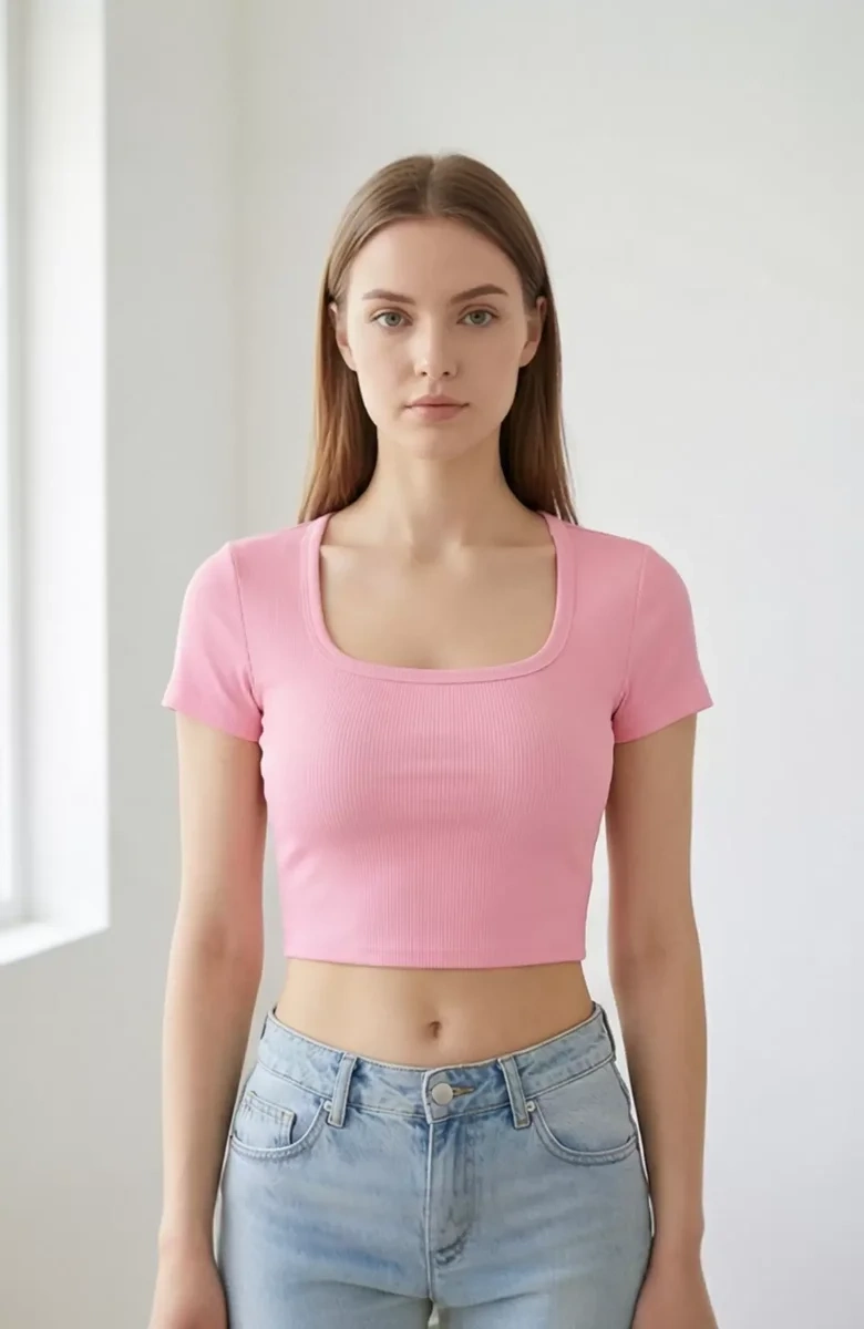 Kadın Pembe Yarım Kol Düz Yaka Crop Top Bluz – Şık, Rahat ve Kolay Kombinlenebilir
