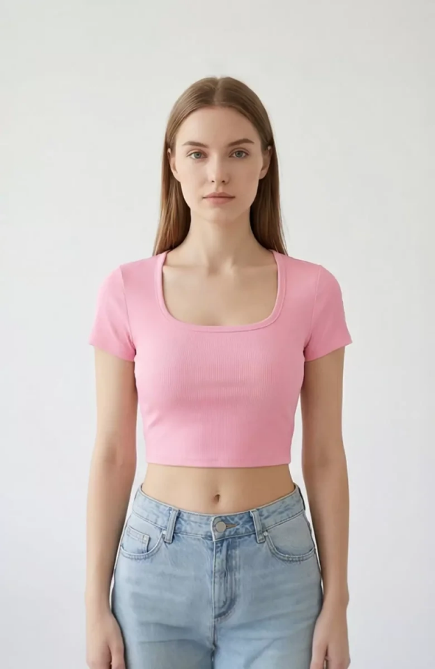 Kadın Pembe Yarım Kol Düz Yaka Crop Top Bluz – Şık, Rahat ve Kolay Kombinlenebilir