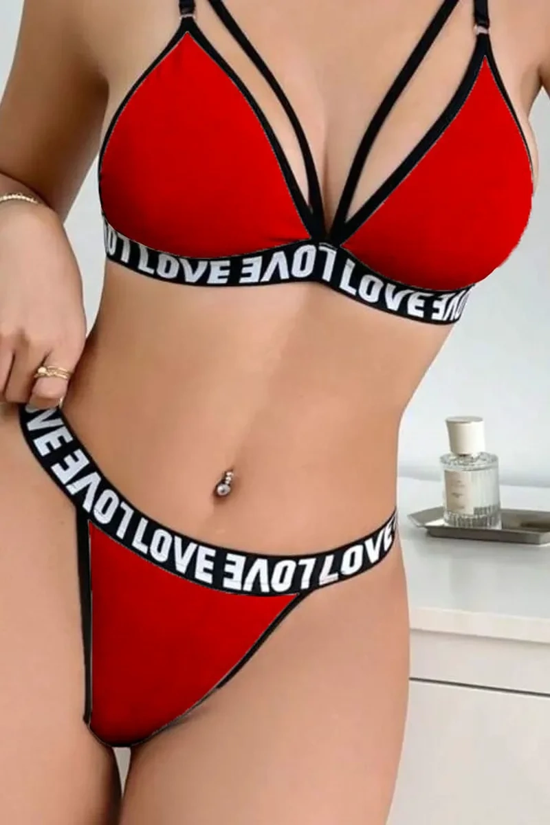 Kadın Kırmızı Love Yazı Detaylı Harness İç Çamaşır Takımı – Modern, Konforlu ve Günlük Kombinlere Uygun