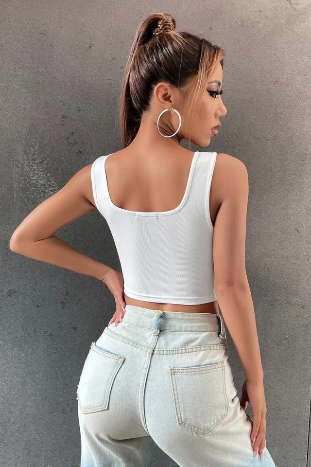 Kadın Beyaz Göbek Dekolteli Crop Top Bluz – Şık, Rahat ve Kolay Kombinlenebilir