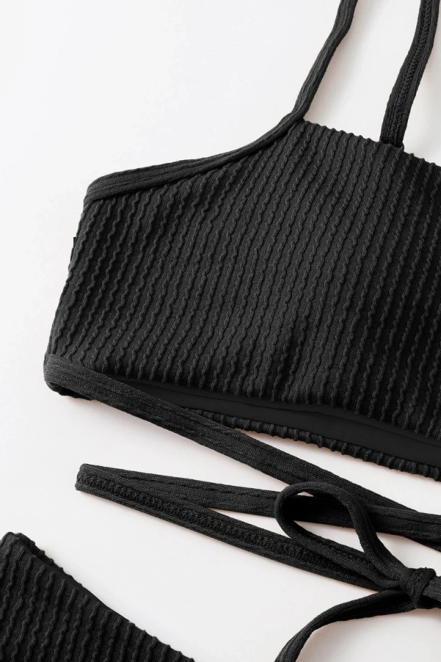 Kadın Siyah Çapraz Bağlama Detaylı Yüksek Bel Bikini Takımı – Modern, Konforlu ve Günlük Kombinlere Uygun