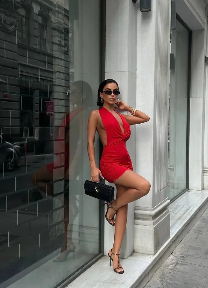 Moliva Sırt Zincir Detaylı Göğüs Astarlı Büzgülü Mini Boy Elbise