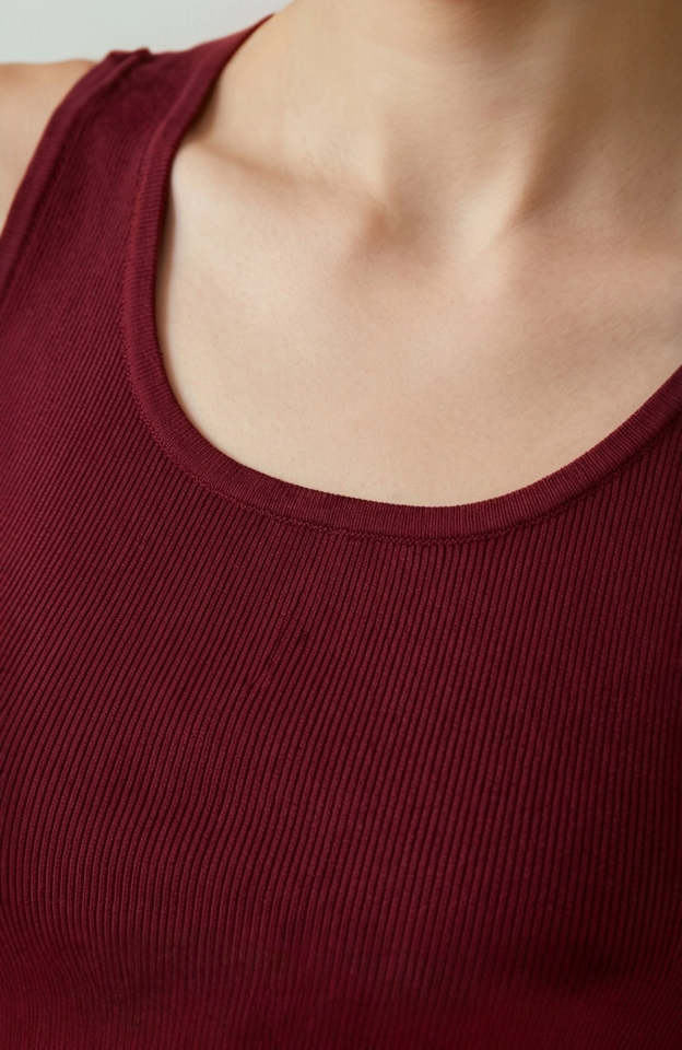 Kadın Bordo Kare Yaka Crop Top Bluz – Şık, Rahat ve Kolay Kombinlenebilir