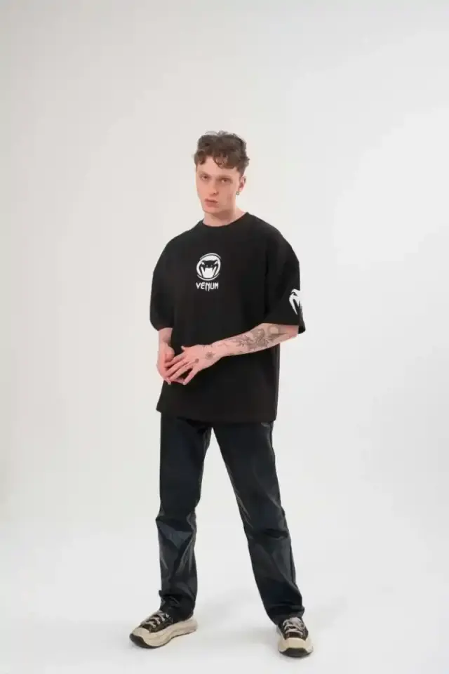 Erkek Kısa Kol Tişört Göğüs ve Kol Bisiklet Yaka Baskılı T-Shirt - Siyah