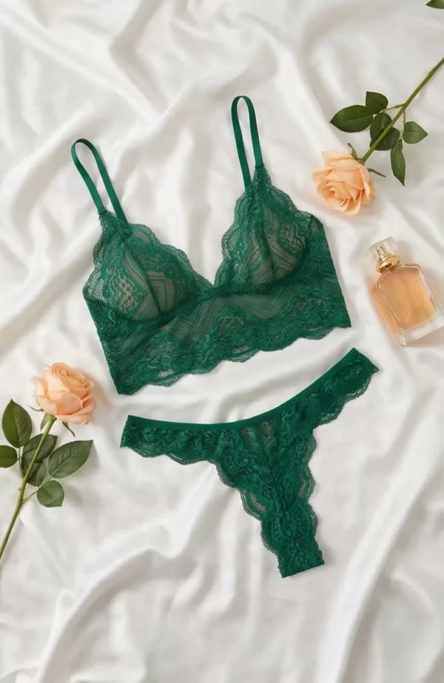 Kadın Yeşil Çapraz Sırt Detaylı Şık Bralet Takım – Modern, Konforlu ve Günlük Kombinlere Uygun