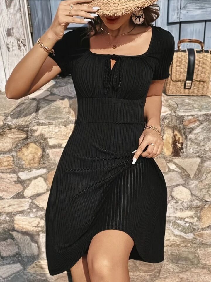 Kadın Kısa Kollu Kare Yakalı Bağcıklı Kaşkorse Elbise